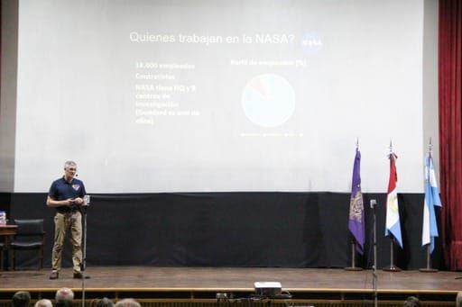 Conferencia "Ampliando las fronteras del conocimiento"